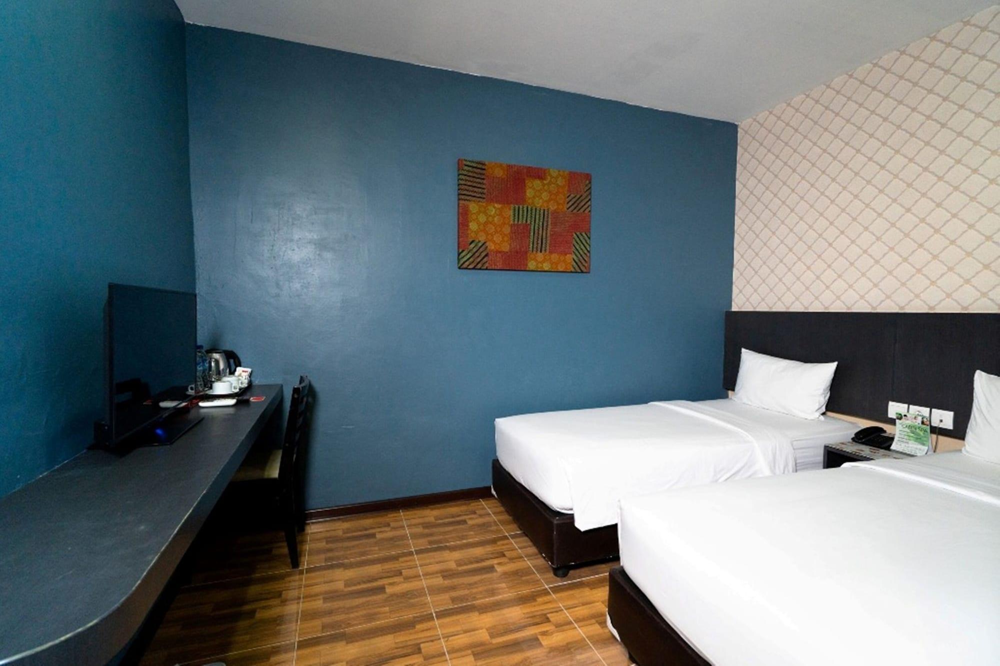 CREW EXPRESS Hotel Lubukpakam Buitenkant foto