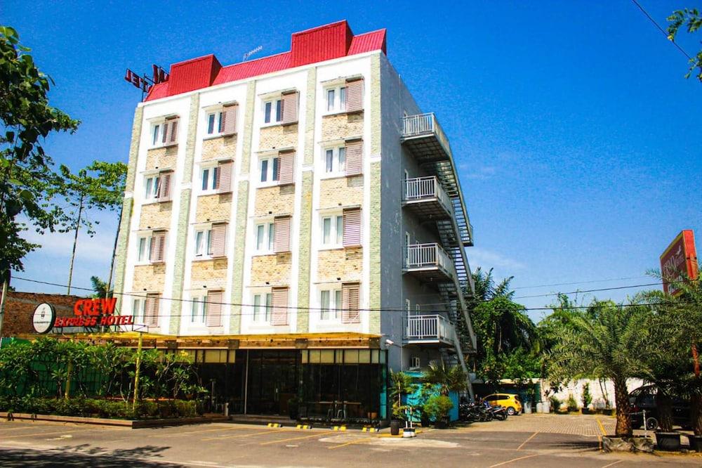 CREW EXPRESS Hotel Lubukpakam Buitenkant foto