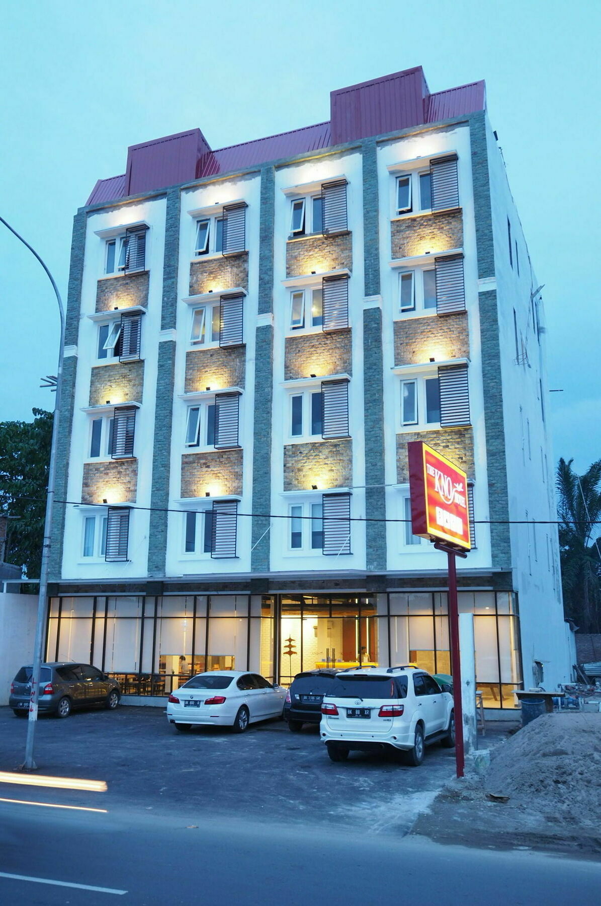CREW EXPRESS Hotel Lubukpakam Buitenkant foto